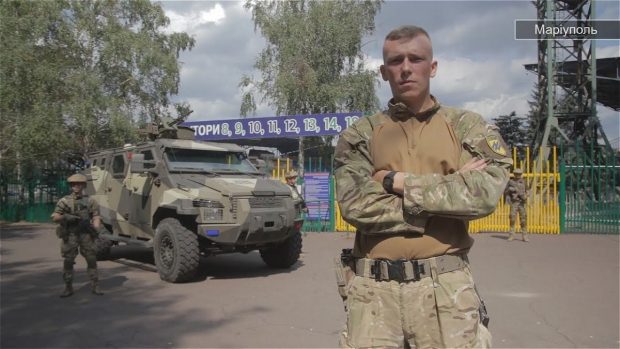 Rușii susțin că l-au scos cu o mașină blindată din Azovstal pe comandantul regimentului Azov, „ca să nu-l linșeze locuitorii din Mariupol”