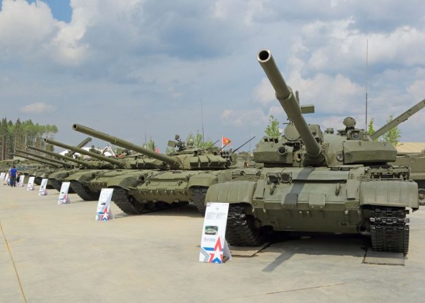 După ce a suferit pierderi grele, Rusia a mobilizat în Ucraina tancuri T-62, vechi de 50 de ani. Care va fi rolul lor