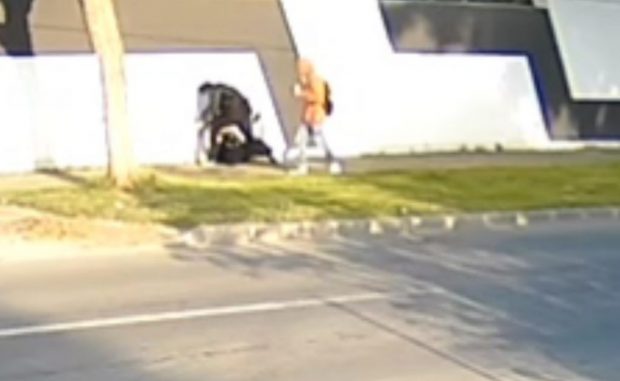 VIDEO | Adolescentă de 15 ani, snopită în bătaie de fostul iubit, în Teleorman. Atacul, surprins de camerele de supraveghere