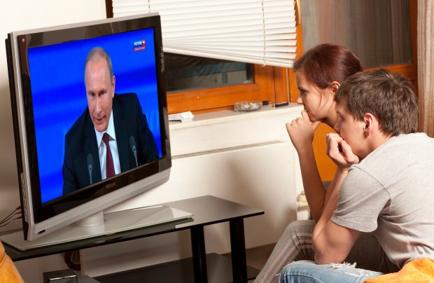 Studiu: Încrederea rușilor în televiziuni a scăzut în ultimele două luni. Rețelele sociale câștigă teren
