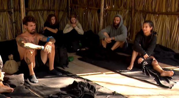 „Survivor România” 2022. Victoria Vulturilor a adus ceartă în echipa Tigrilor: „Mă enervează că zice mereu: asta e”