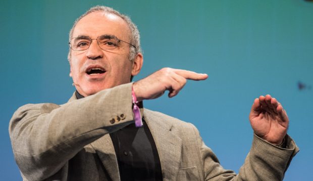 Șahistul Garry Kasparov, la București: „Singura soluție pentru a opri acest război este distrugerea armatei lui Putin din Ucraina. Nu există niciun compromis de făcut”