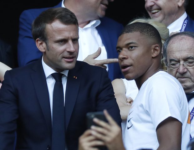 Kylian Mbappe s-a consultat cu Emmanuel Macron, înainte de a refuza oferta de la Real Madrid