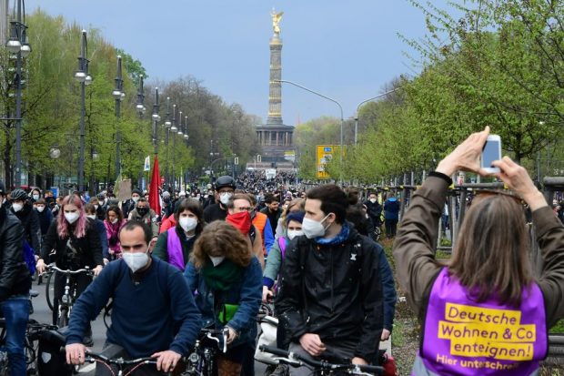 Steagul Rusiei și cel al Ucrainei, interzise la Berlin, de Ziua Victoriei. „Este o palmă dată Ucrainei”