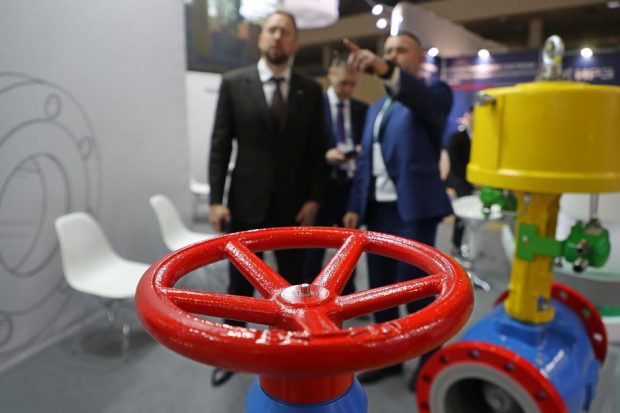 Germania își schimbă poziția și sprijină un embargo imediat asupra petrolului rusesc