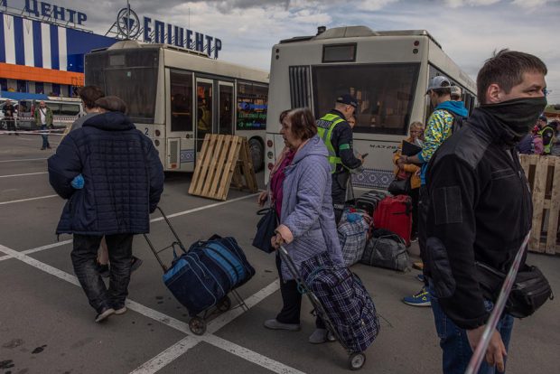 Aproape 500 de civili au fost salvați din Mariupol. Evacuările din Azovstal continuă