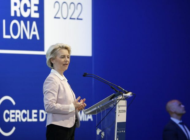 Embargoul asupra petrolului rusesc, amânat pentru mai multe țări din UE. Comisia Europeană modifică proiectul