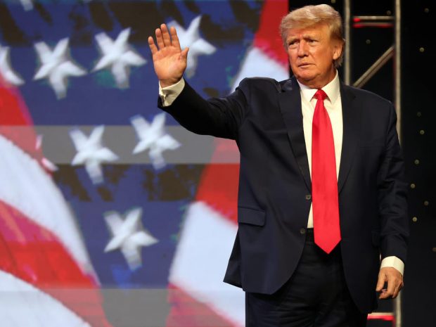Donald Trump și doi dintre copiii săi trebuie să depună mărturie sub jurământ privind afacerile imobiliare ale familiei