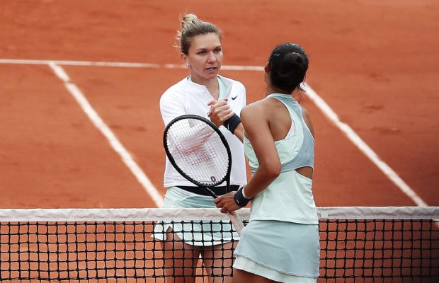 Simona Halep, eliminată de la Roland Garros în turul II. A acuzat probleme medicale