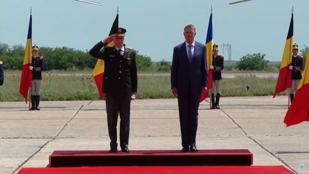 Regele Belgiei, în România. Președintele Iohannis l-a primit la Baza Mihail Kogălniceanu