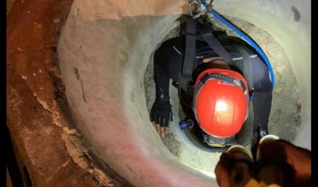 Un copil de doi ani din Botoşani a murit după ce a căzut în fântână. Era cu tatăl său în vizită la cunoştinţe