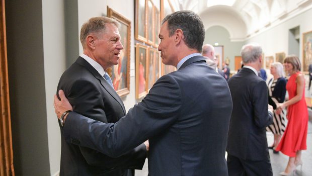 Imagini cu președintele Klaus Iohannis de la Muzeul Prado din Madrid, înainte de cina liderilor NATO. Piesa de rezistență a meniului