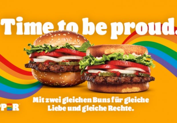 Burger King a scos un burger cu două chifle egale pentru a celebra luna Pride