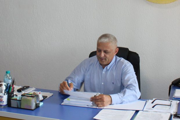 Primarul unei comune din Argeș, acuzat de hărțuire sexuală de o tânără care l-a înregistrat. „Îți dau 35 de milioane. Ești o oră-două la dispoziția mea”
