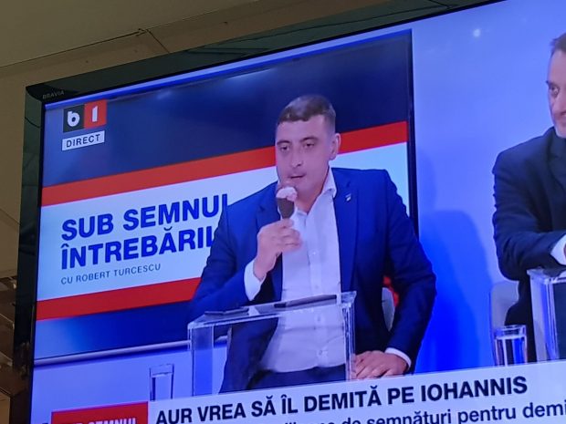 Liderul AUR, un nou gest bizar. George Simion a mâncat o înghețată în direct la TV. Cum explică politicianul
