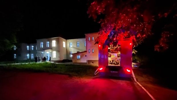 Incendiu la Spitalul Aleșd, din Bihor, noaptea trecută. Doi pacienți au fost răniți
