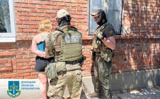 Adolescentă prinsă că le spunea rușilor unde sunt soldații și echipamentele militare ale armatei ucrainene, riscă închisoare pe viață