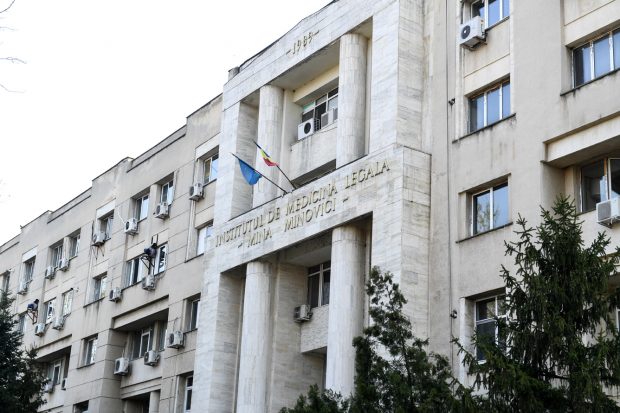 EXCLUSIV Legiștii cer intervenția ministrului Rafila, după protestul de la INML: Expertizele, întârziate din cauza conducerii „nedemocratice și autoritare”