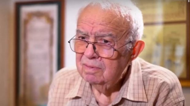 Alexandru Arșinel, decorat cu Ordinul „Crucea Bucovinei”. Și-a primit distincția așezat într-un scaun cu rotile