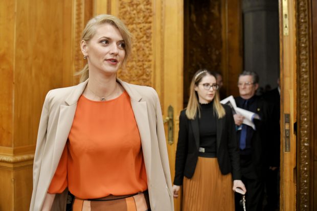 Cine este Alina Gorghiu, noua președintă-interimară a Senatului: protejata lui Iohannis și prietena lui Cîțu
