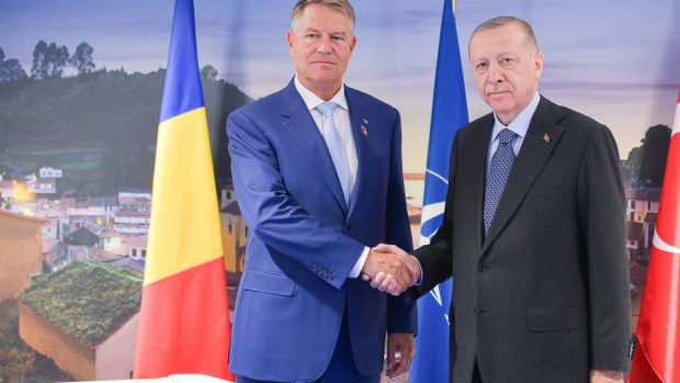 „Ce mai face Hagi?”, l-a întrebat Erdogan pe Iohannis la întâlnirea de la Madrid. Răspunsul președintelui