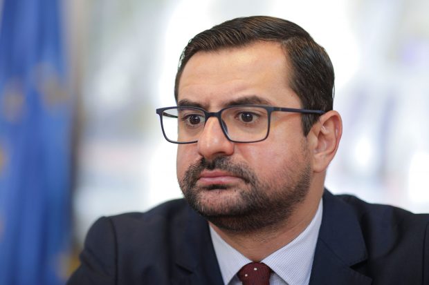Adrian Chesnoiu, fostul ministru al agriculturii, audiat la DNA Timișoara