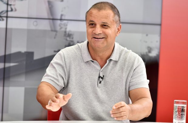 Costel Orac a trecut cu bine peste momentele grele: „Am făcut infarct cu complicații. Medicii m-au salvat, doar 5% mai supraviețuiesc”