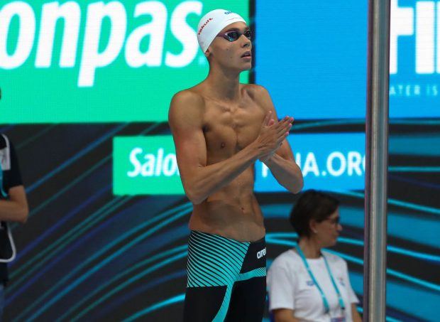 Câți bani va primi David Popovici de la statul român după cele două medalii de aur cucerite la Campionatele Mondiale