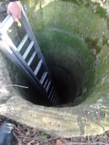 Trei bărbați din Vrancea au murit după ce au căzut într-o fântână pe care o curățau