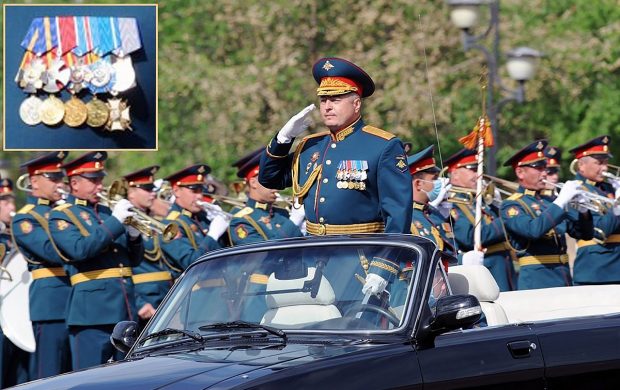 Fotografie cu cadavrul generalului rus Roman Kutuzov publicată de ucraineni, ca dovadă că l-au ucis