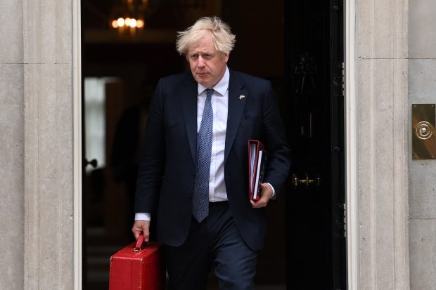 Moțiune de cenzură împotriva lui Boris Johnson, supusă la vot luni seară. Reacția premierului britanic