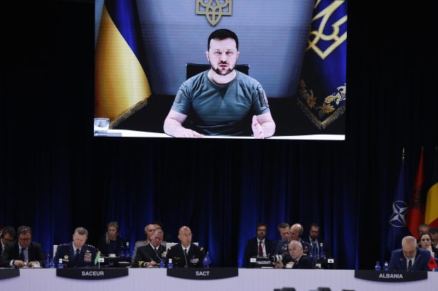 Zelenski, la summitul NATO: Rusia poartă un război pentru „a dicta viitoarea ordine mondială”