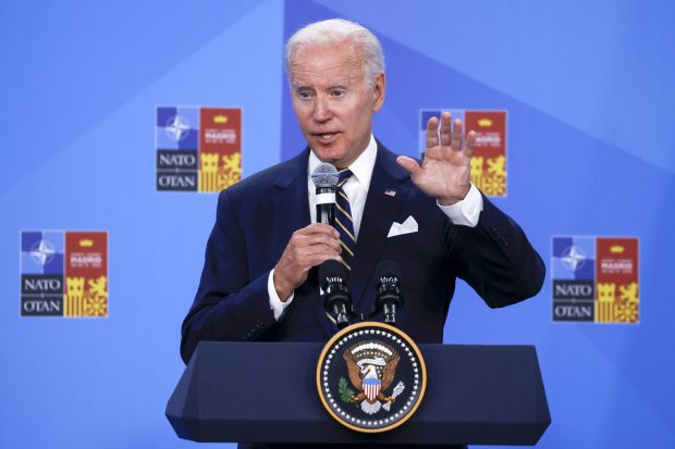 Biden laudă aliați din NATO, inclusiv România, pentru creşterea cheltuielilor militare. Cât alocă țara noastră
