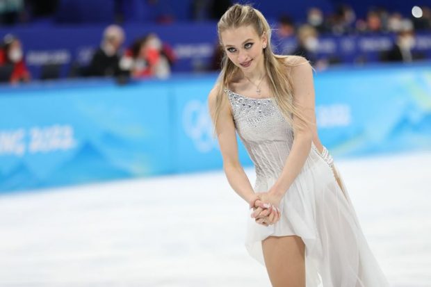 Rusoaica Victoria Sinitsina, campioană olimpică la patinaj, s-a rănit după ce a căzut pe scări