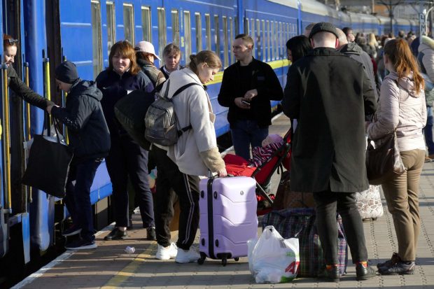 Ce impact au refugiații ucraineni pe piața forței de muncă din Polonia. Câți și în ce domenii lucrează