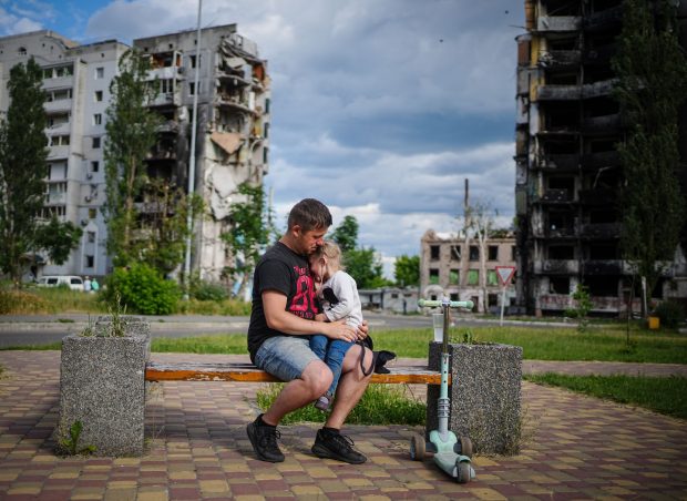 LIVETEXT Război în Ucraina, ziua 113 | Luptele grele continuă la Severodonețk. Cel puțin 318 copii au fost uciși în Ucraina de la începutul războiului