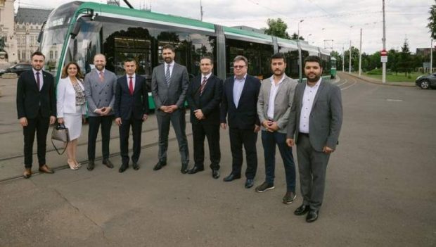 Directorii transportului public din Iași și-au dat prime de 180.000 de euro, deși compania supraviețuiește din subvenții