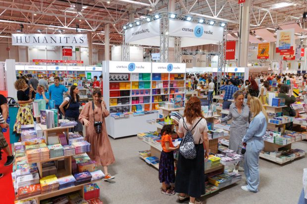 Am întâlnit fantoma României educate. Câteva impresii după sărbătoarea bucureșteană a cărții