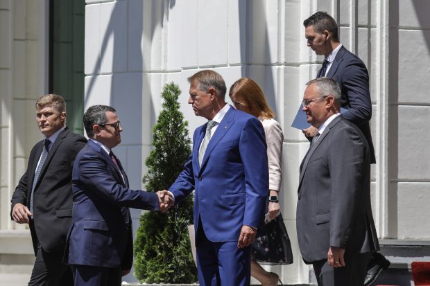 Iohannis și Hellvig, lanțul și bilanțul