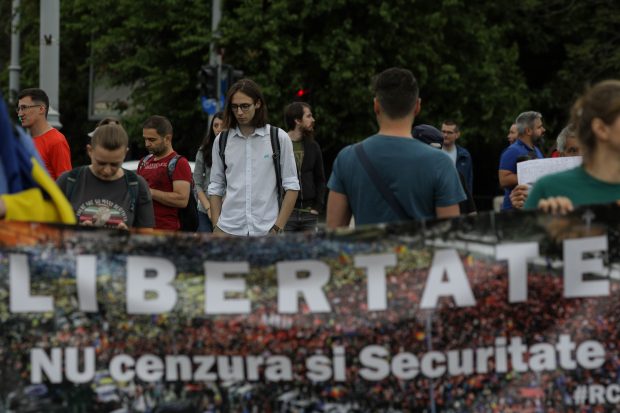 Aproximativ 200 de persoane au protestat în Piața Victoriei față de proiectele noilor legi ale securității naționale