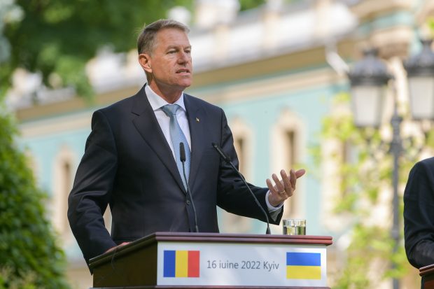 Klaus Iohannis a cerut, la Kiev, crearea unei „coaliții de state” care să garanteze transportul în siguranță al cerealelor din Ucraina
