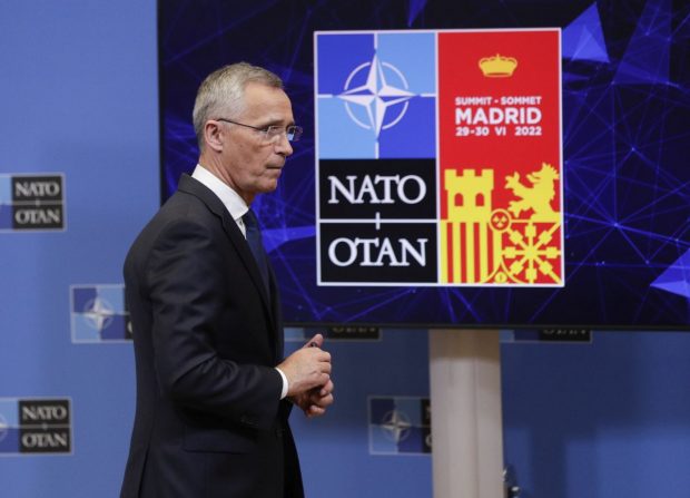 NATO își schimbă radical strategia împotriva Rusiei, într-un summit istoric, după patru luni de război. Ce așteaptă România
