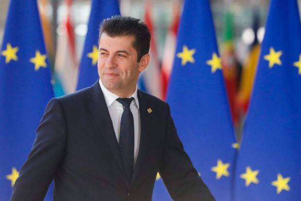 Bulgaria va expulza zeci de diplomaţi ruşi. Premierul Petkov: „Acţionau împotriva intereselor noastre”