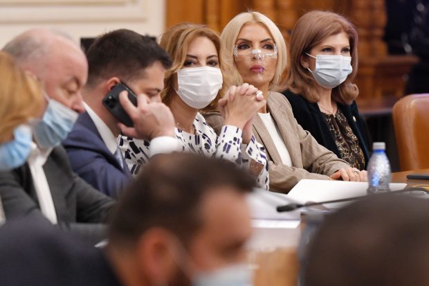 Modificările legii avertizorilor de integritate, adoptate de Camera Deputaților. Stelian Ion: „E o mizerie, o mutilare. Nu puteți pune pumnul în gură oamenilor”