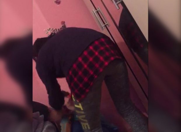 Protecția Copilului a reintegrat în familie un băiat maltratat de mama sa. Trei ani mai târziu, copilul ajunge iar victimă: „Avea urme de strangulare”