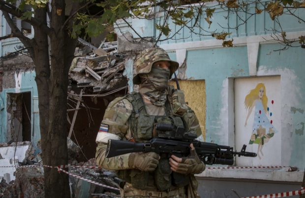 O campanie de „mobilizare mascată”. Cum își înlocuiește Rusia militarii uciși pe frontul din Ucraina