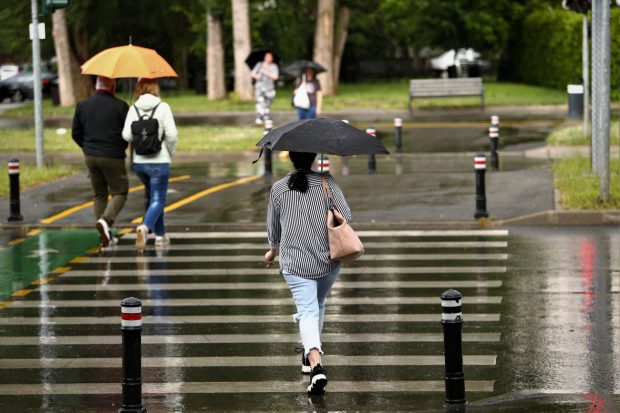 Prognoza meteo pentru următoarele două săptămâni. Vremea se răcește și vin ploile