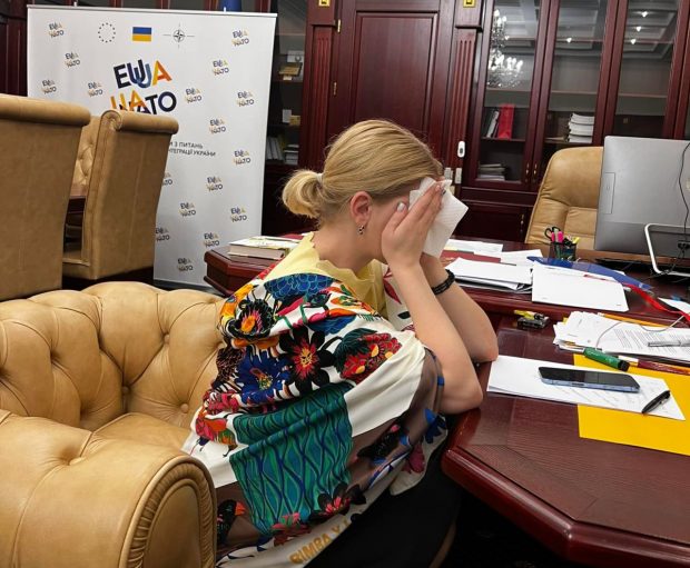 Vicepremierul Ucrainei a plâns de bucurie după ce țara sa a primit statutul de candidată la aderarea la UE