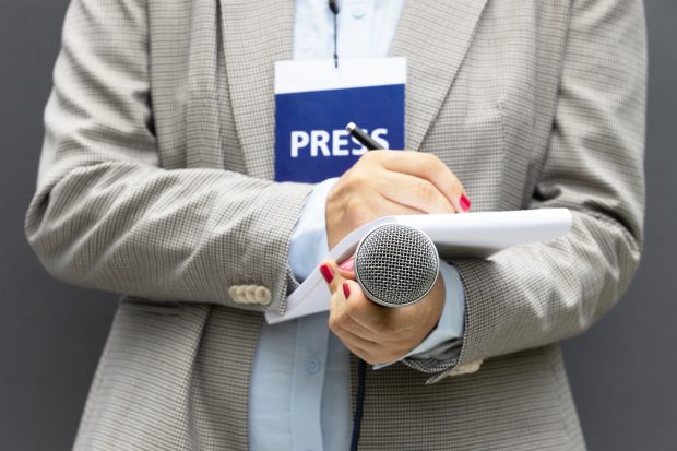 Jurnaliștii americani se plâng de starea presei, dar nu vor să renunțe la profesie. Ce cred ei că fac bine și unde nu este de acord publicul