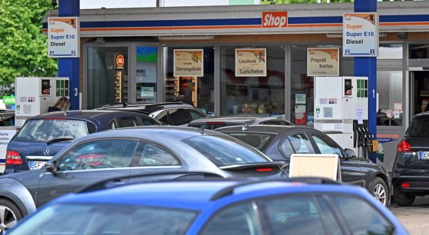 România nu vrea să renunțe la vânzarea de mașini noi pe benzină și motorină din 2035. Ce alte țări se opun planului Comisiei